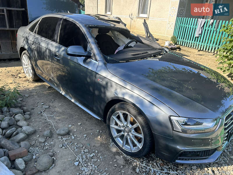Седан Audi A4 2015 в Ивано-Франковске