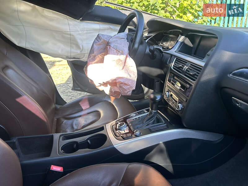 Седан Audi A4 2015 в Ивано-Франковске