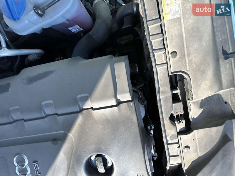 Седан Audi A4 2015 в Ивано-Франковске