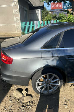 Седан Audi A4 2015 в 