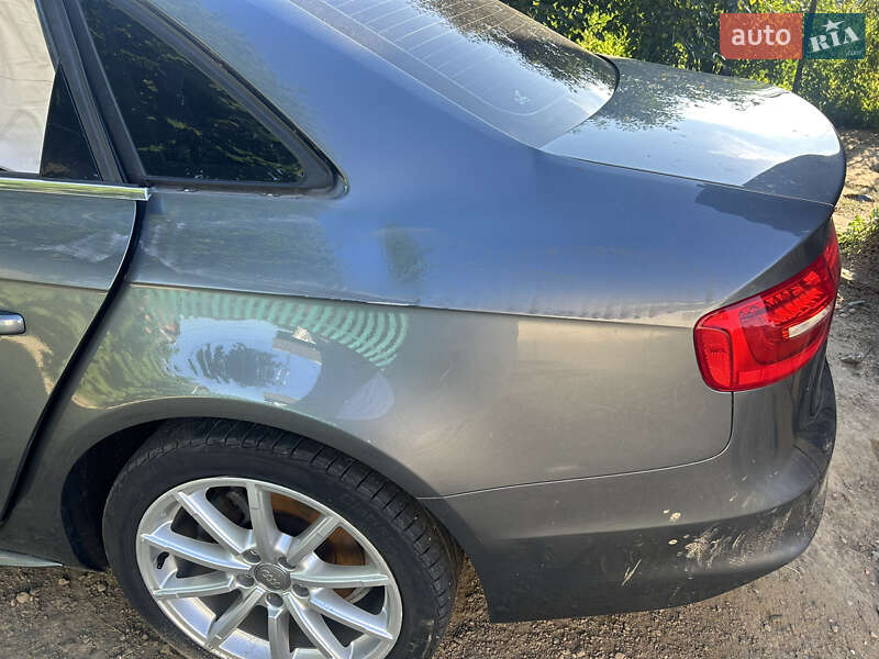 Седан Audi A4 2015 в Ивано-Франковске