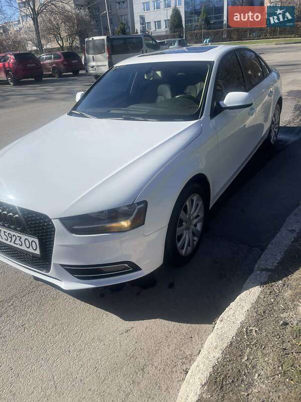 Седан Audi A4 2014 в Харькове