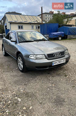 Седан Audi A4 1995 в Дрогобыче