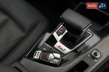 Седан Audi A4 2021 в 