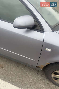 Седан Audi A4 2004 в 