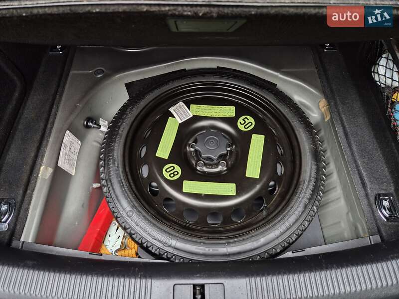 Седан Audi A4 2013 в Киеве