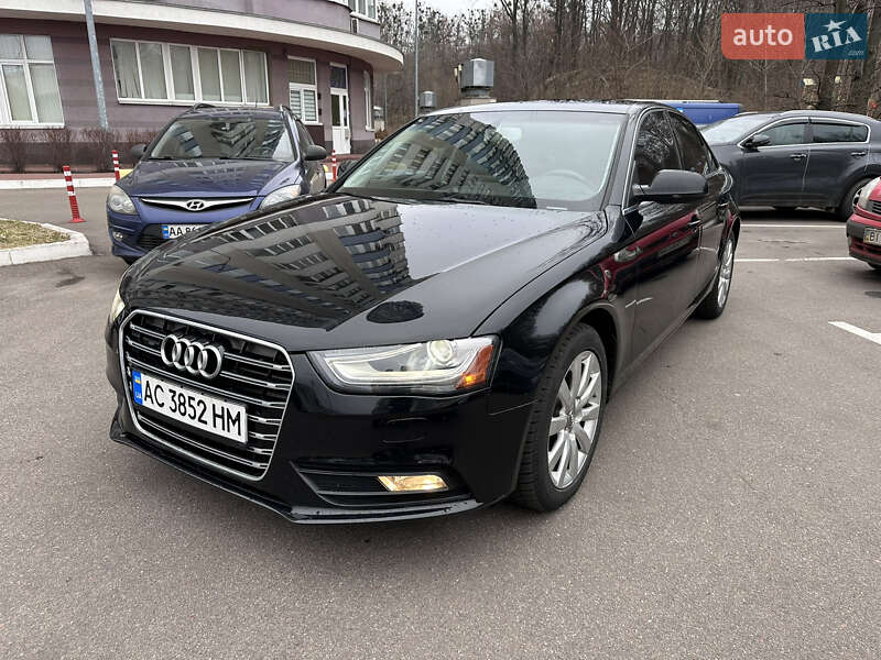 Седан Audi A4 2013 в Шацке