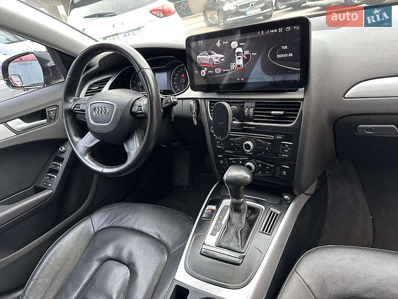 Седан Audi A4 2013 в Шацке