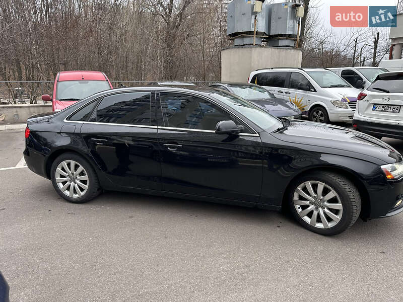 Седан Audi A4 2013 в Шацке