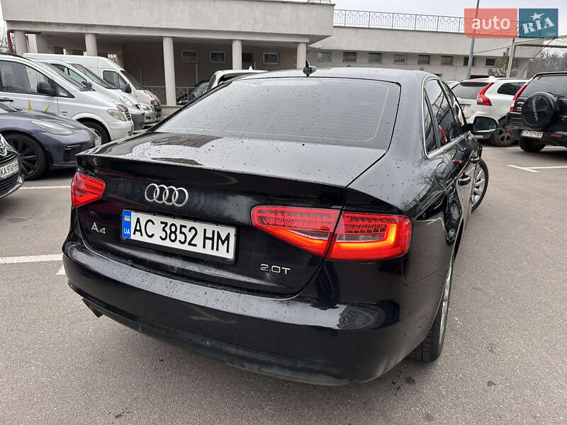 Седан Audi A4 2013 в Шацке