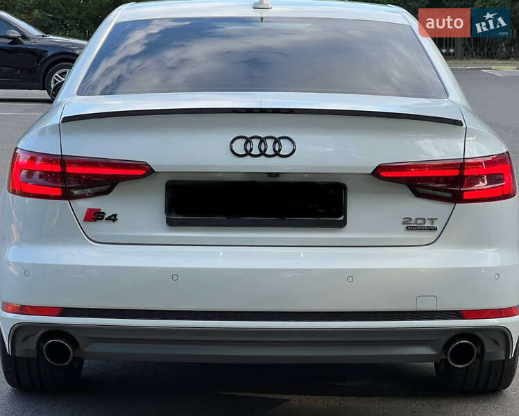 Седан Audi A4 2017 в Києві