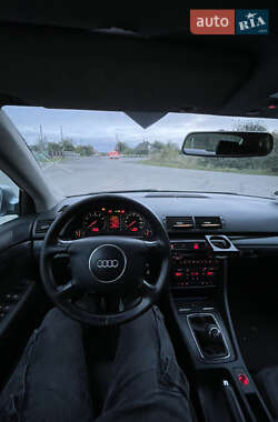 Седан Audi A4 2004 в 