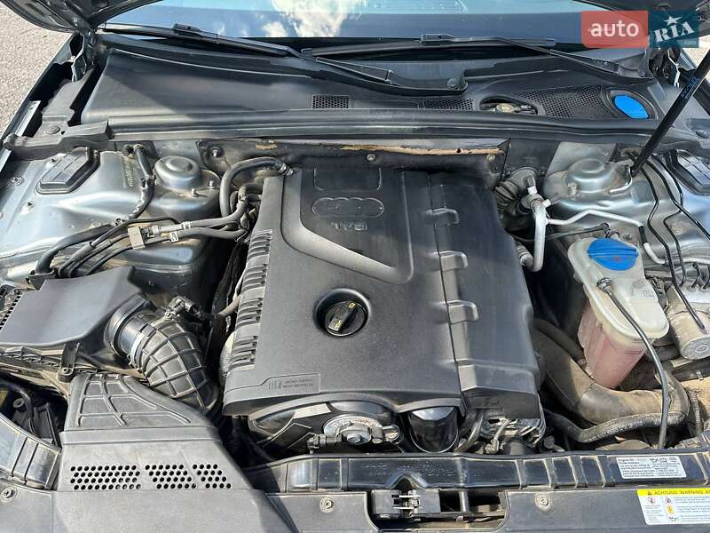 Седан Audi A4 2010 в Ровно