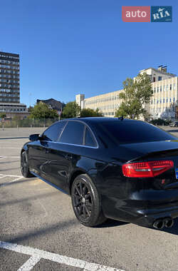 Седан Audi A4 2015 в 