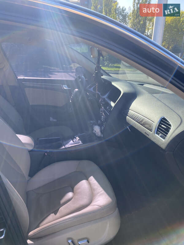 Седан Audi A4 2015 в Івано-Франківську