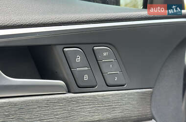 Седан Audi A4 2018 в 
