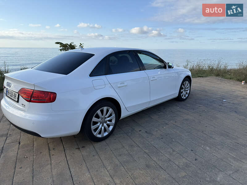 Седан Audi A4 2010 в Одессе
