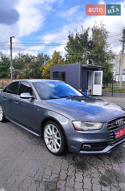Седан Audi A4 2014 в 