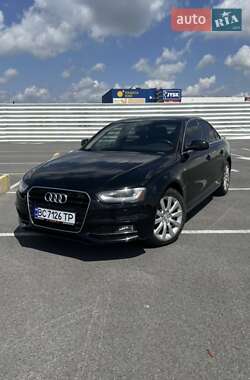 Седан Audi A4 2014 в Львове