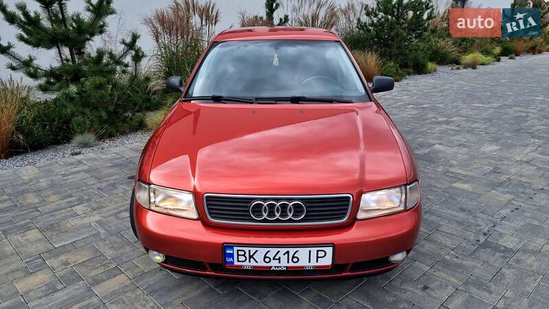 Седан Audi A4 1996 в Луцке