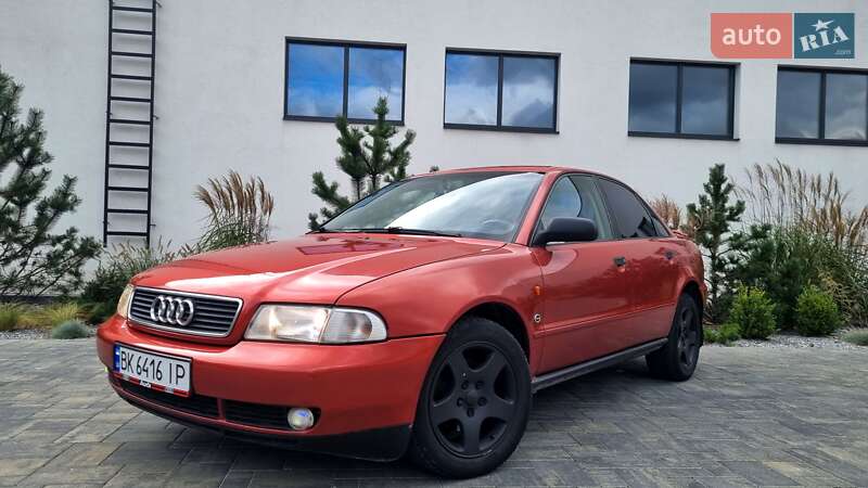 Седан Audi A4 1996 в Луцке