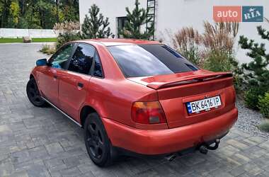 Седан Audi A4 1996 в 