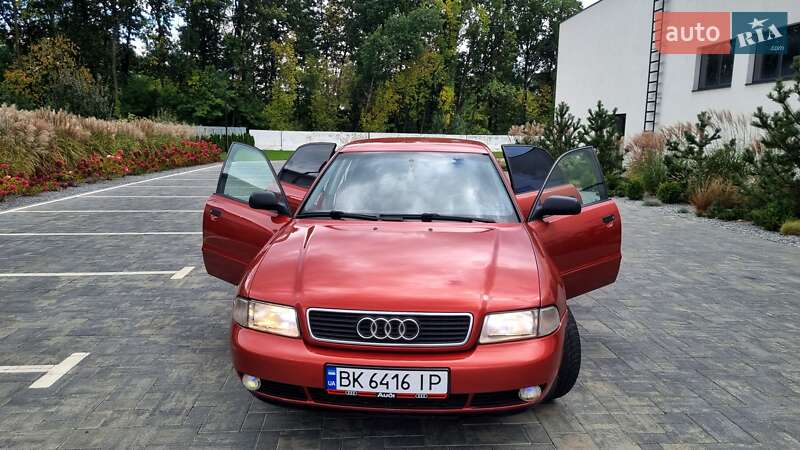 Седан Audi A4 1996 в Луцке