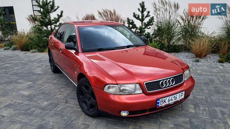 Седан Audi A4 1996 в Луцке
