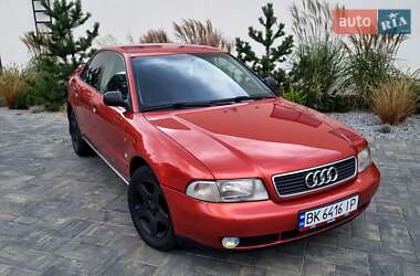 Седан Audi A4 1996 в 