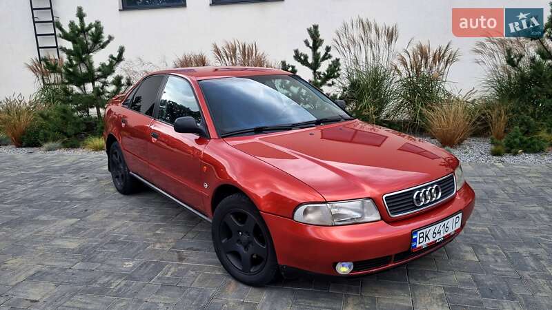 Седан Audi A4 1996 в Луцке