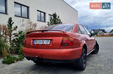 Седан Audi A4 1996 в 