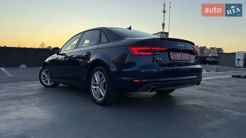 Седан Audi A4 2017 в Киеве