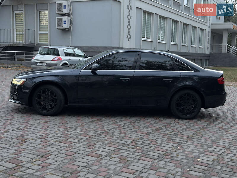 Седан Audi A4 2013 в Лубнах