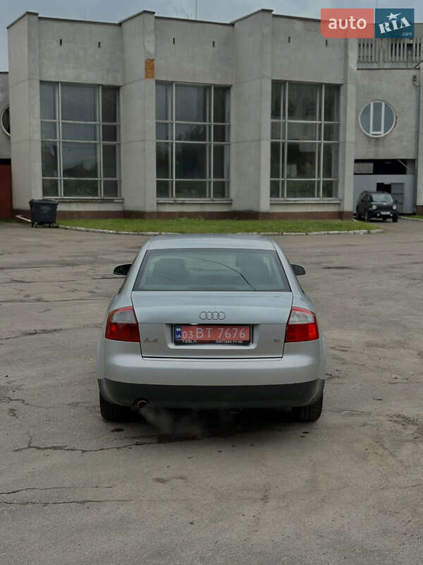 Седан Audi A4 2003 в Заре