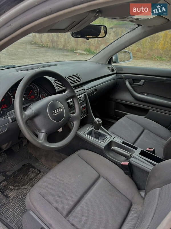 Седан Audi A4 2003 в Заре
