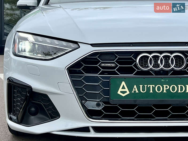 Седан Audi A4 2022 в Киеве