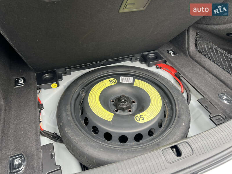 Седан Audi A4 2022 в Киеве