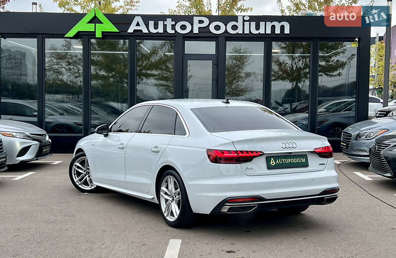 Седан Audi A4 2022 в Киеве