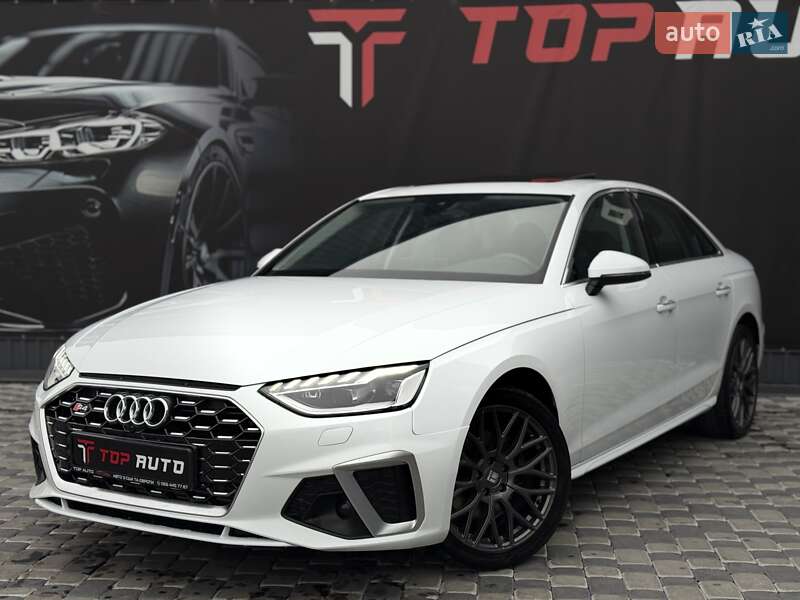 Седан Audi A4 2021 в Львові