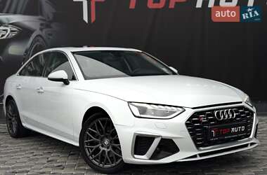 Седан Audi A4 2021 в 