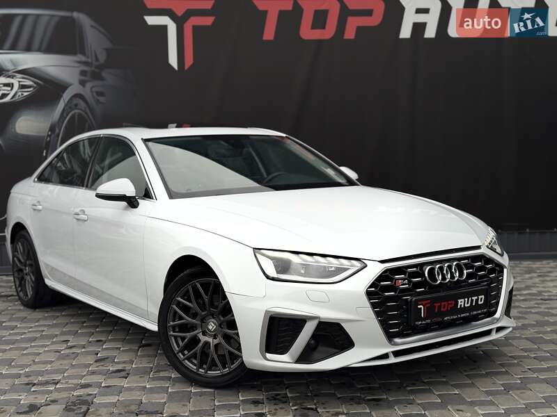 Седан Audi A4 2021 в Львові