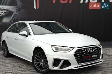 Седан Audi A4 2021 в 