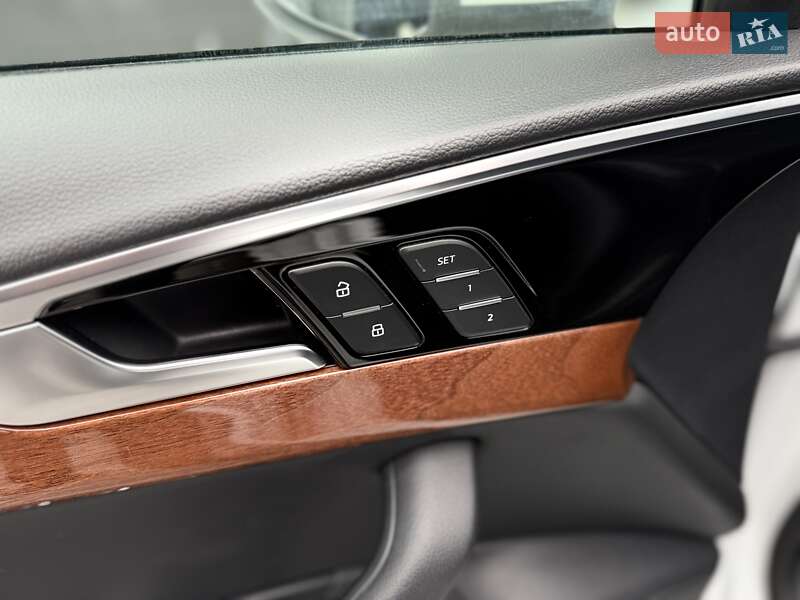 Седан Audi A4 2021 в Львові