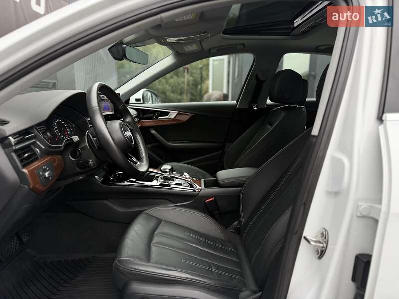Седан Audi A4 2021 в Львові