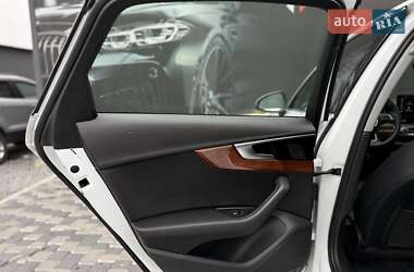 Седан Audi A4 2021 в 