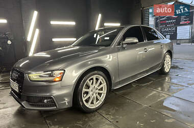 Седан Audi A4 2015 в 
