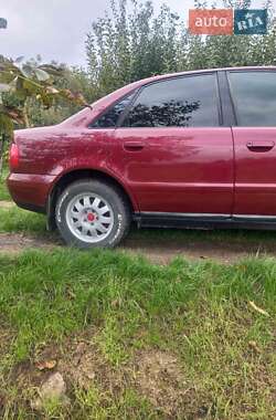 Седан Audi A4 1999 в 