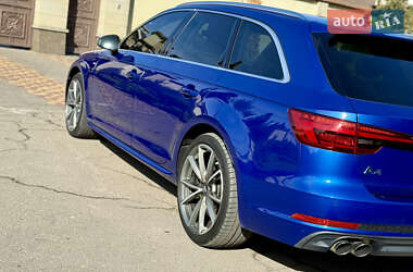 Универсал Audi A4 2016 в 