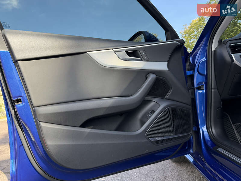 Универсал Audi A4 2016 в Днепре