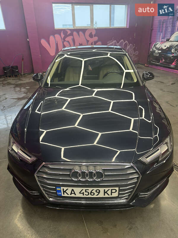 Седан Audi A4 2017 в Киеве